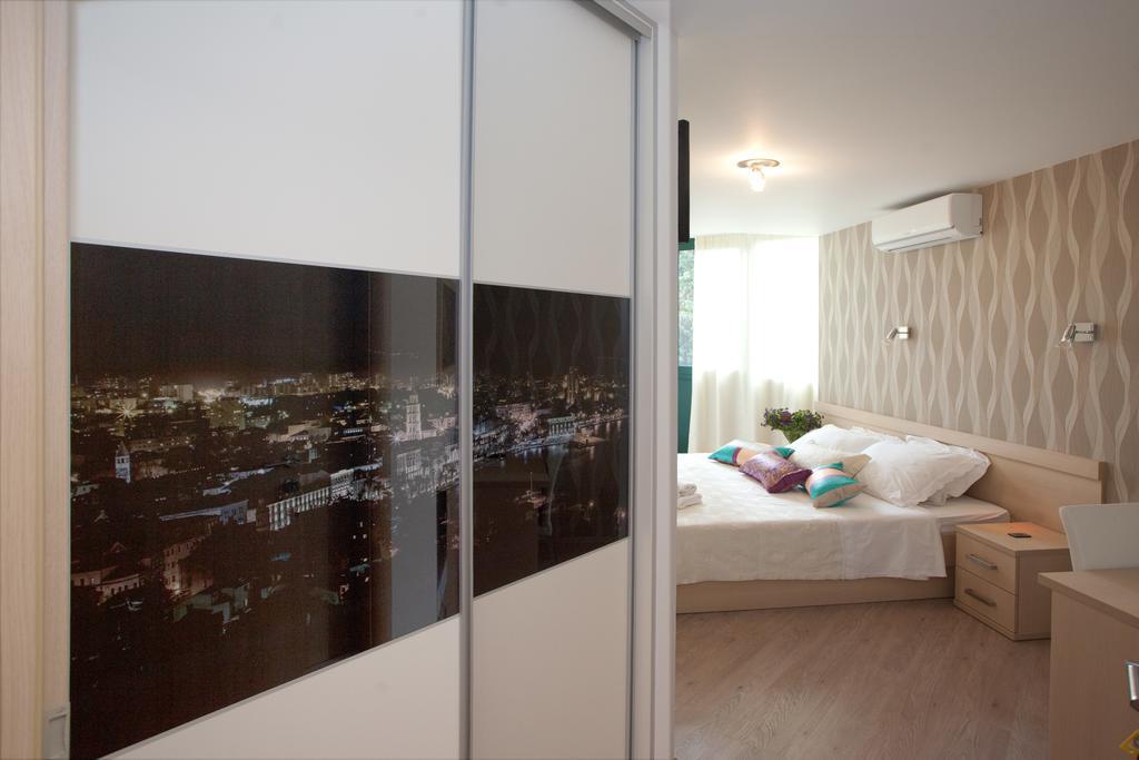 Cro Jet Set Apartments Split Eksteriør bilde