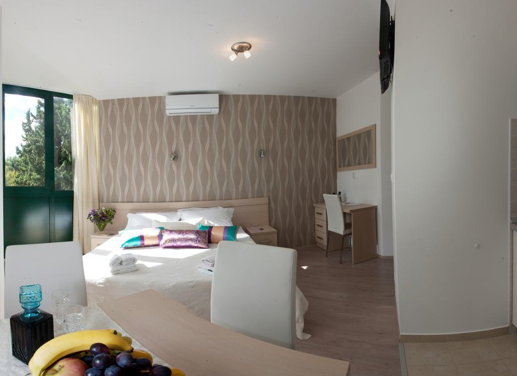 Cro Jet Set Apartments Split Eksteriør bilde