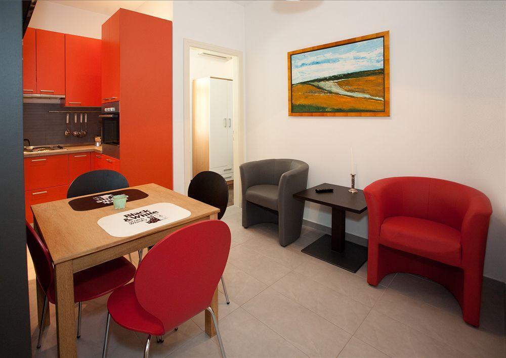 Cro Jet Set Apartments Split Eksteriør bilde