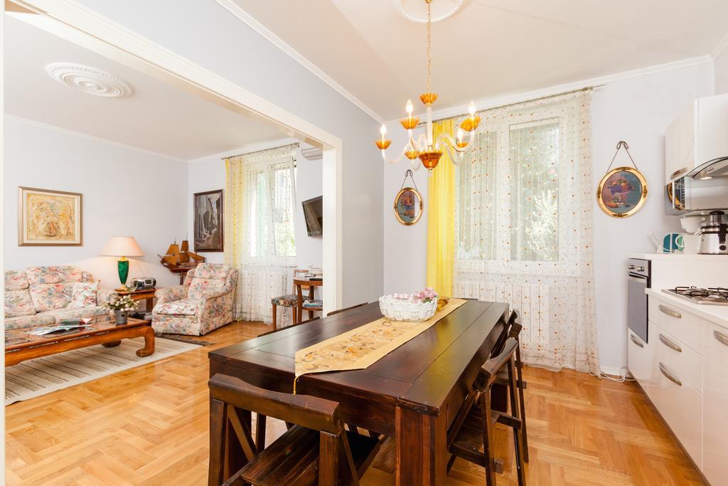 Cro Jet Set Apartments Split Eksteriør bilde