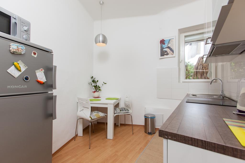 Cro Jet Set Apartments Split Eksteriør bilde