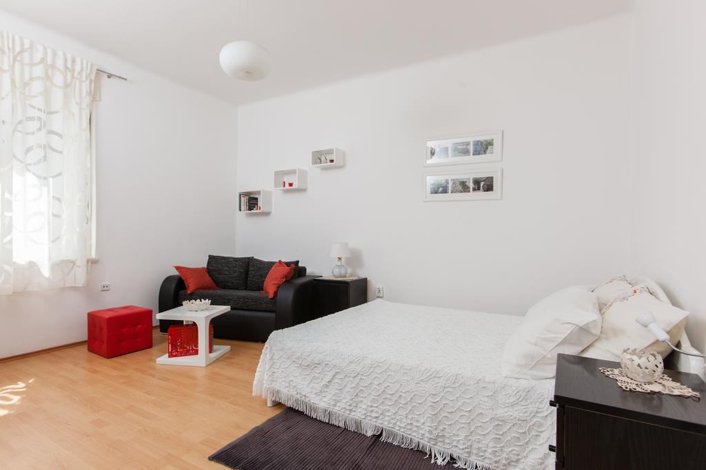 Cro Jet Set Apartments Split Eksteriør bilde