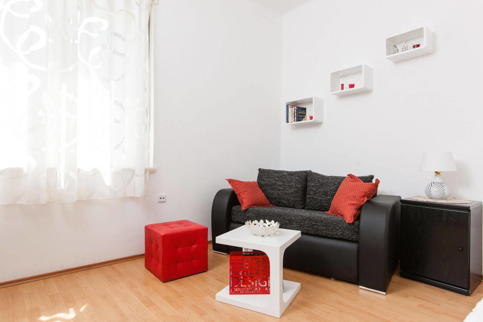 Cro Jet Set Apartments Split Eksteriør bilde